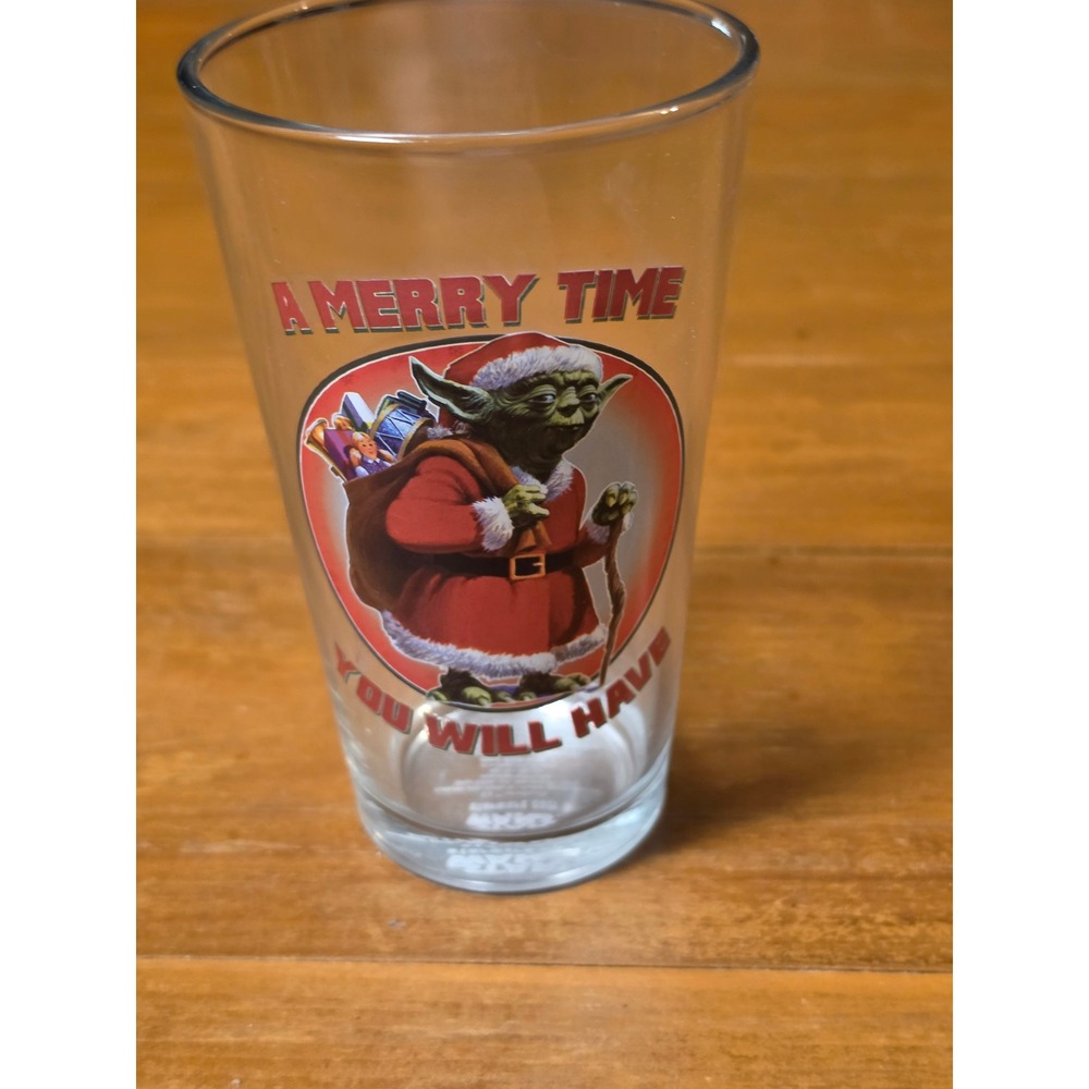 Star Wars Yoda Santa Christmas Pint Glass 16oz Silver Buffalo WRSW130862072022